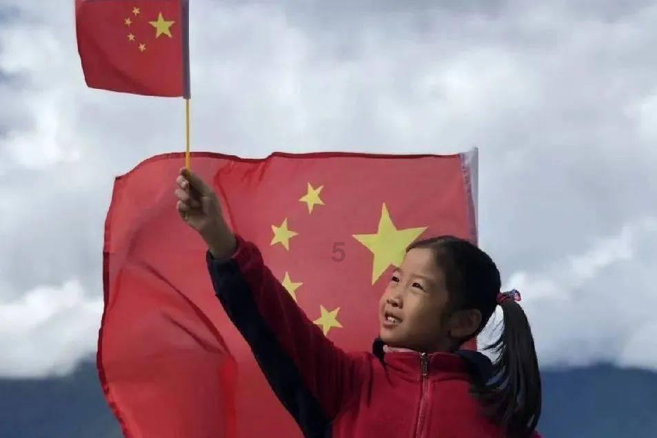 逃离棕榈树森林